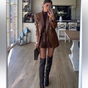 🔥FINALE SALE🔥RARE BRANDY LEATHER BLAZER WITH BUTTONS.